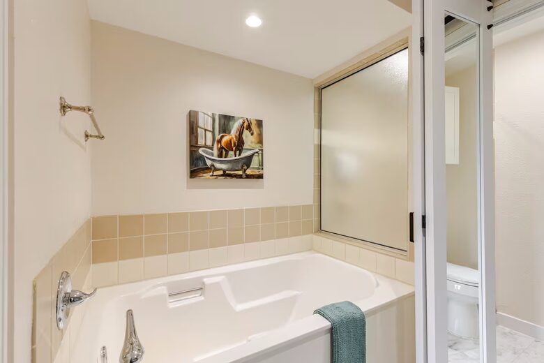 Spacious North Carolina Escape with Hot Tub & Fire Pit - Franklin, North Carolina