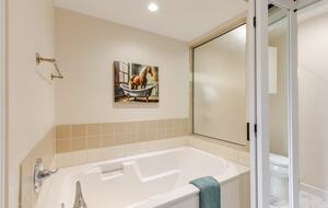 Spacious North Carolina Escape with Hot Tub & Fire Pit - Franklin, North Carolina