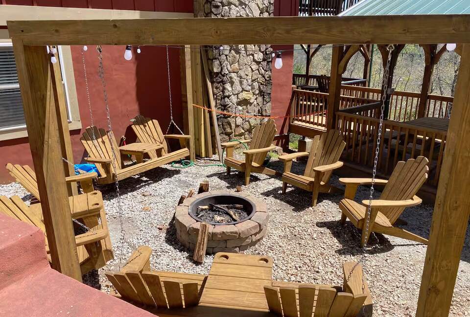 Spacious North Carolina Escape with Hot Tub & Fire Pit - Franklin, North Carolina