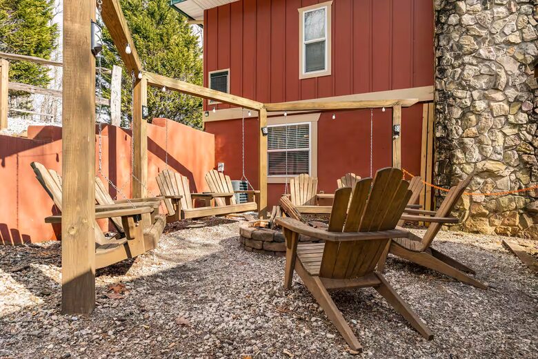 Spacious North Carolina Escape with Hot Tub & Fire Pit - Franklin, North Carolina