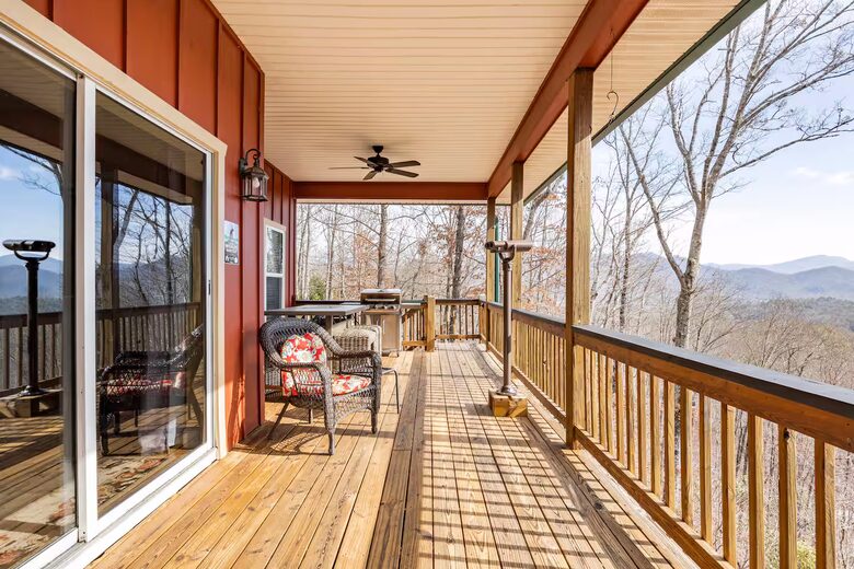 Spacious North Carolina Escape with Hot Tub & Fire Pit - Franklin, North Carolina