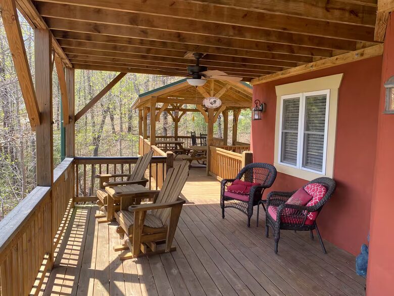 Spacious North Carolina Escape with Hot Tub & Fire Pit - Franklin, North Carolina
