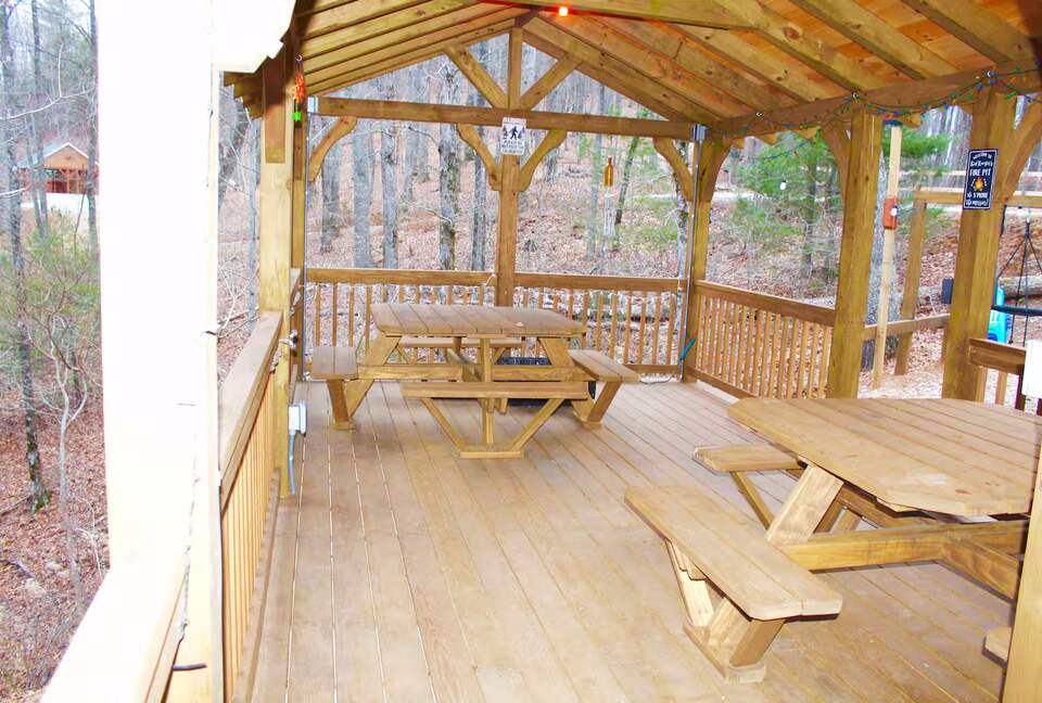 Spacious North Carolina Escape with Hot Tub & Fire Pit - Franklin, North Carolina