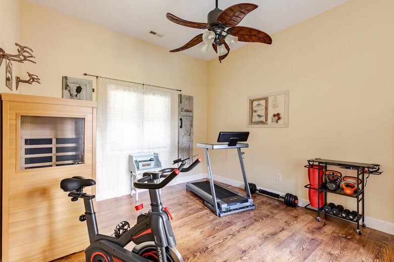 Spacious North Carolina Escape with Hot Tub & Fire Pit - Franklin, North Carolina