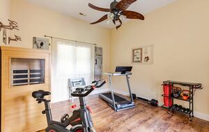 Spacious North Carolina Escape with Hot Tub & Fire Pit - Franklin, North Carolina