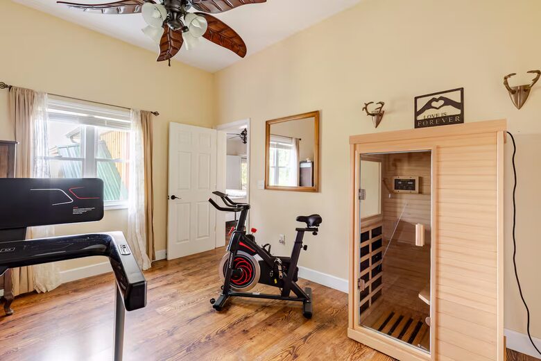 Spacious North Carolina Escape with Hot Tub & Fire Pit - Franklin, North Carolina