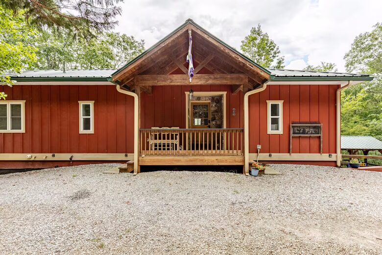 Spacious North Carolina Escape with Hot Tub & Fire Pit - Franklin, North Carolina