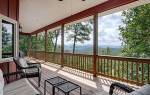 Spacious North Carolina Escape with Hot Tub & Fire Pit - Franklin, North Carolina
