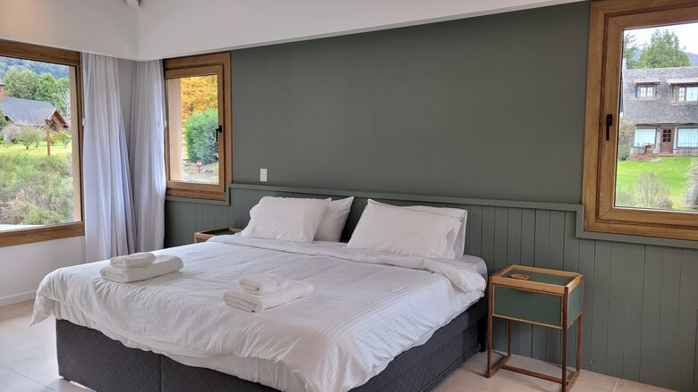 Elegant Mountain Home with Breathtaking Patagonian Views - Bariloche, Argentina