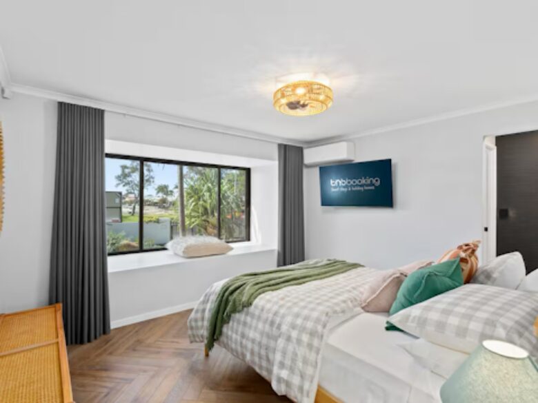 Modern Gold Coast Getaway | Alfresco Living near Tallebudgera Creek - Gold Coast, Australia