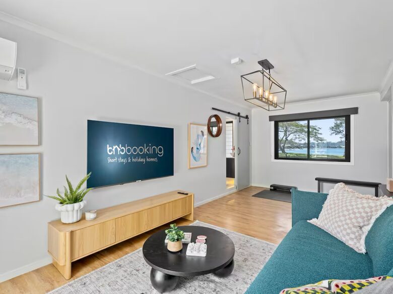 Modern Gold Coast Getaway | Alfresco Living near Tallebudgera Creek - Gold Coast, Australia