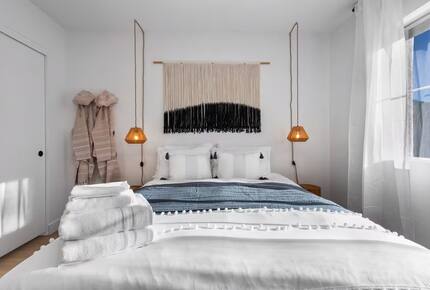 Stylish Desert Escape Minutes from the Las Vegas Strip - North Las Vegas, Nevada