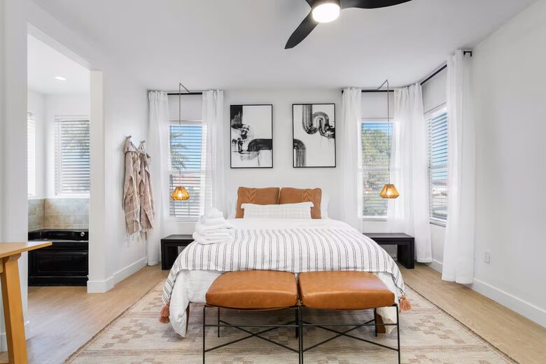 Stylish Desert Escape Minutes from the Las Vegas Strip - North Las Vegas, Nevada