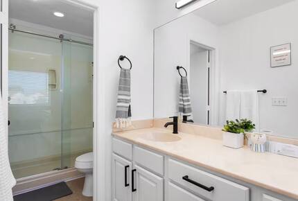 Stylish Desert Escape Minutes from the Las Vegas Strip - North Las Vegas, Nevada