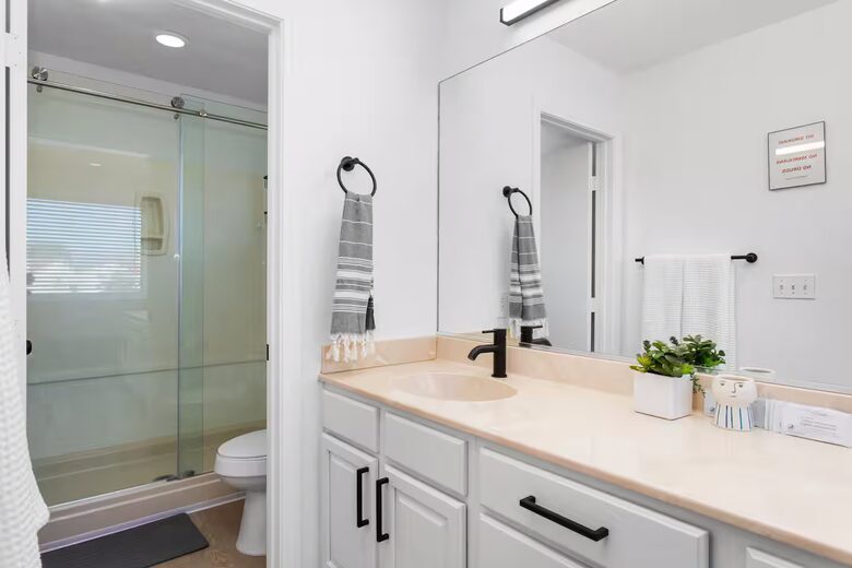 Stylish Desert Escape Minutes from the Las Vegas Strip - North Las Vegas, Nevada