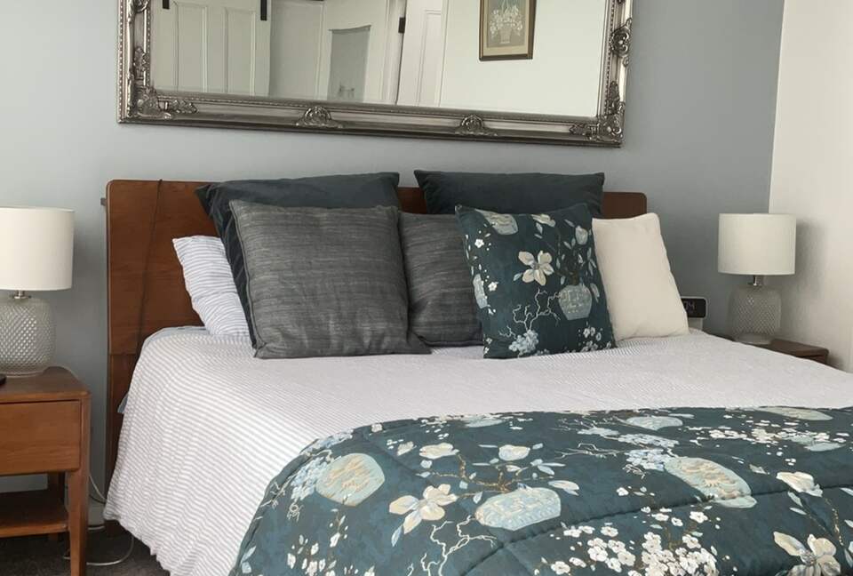 Modernist Gem with Ocean Views and Private Beach Access - Ōakura, New Zealand