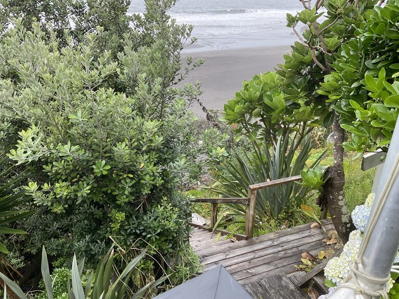 Modernist Gem with Ocean Views and Private Beach Access - Ōakura, New Zealand