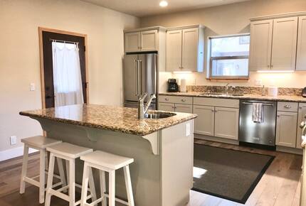 Modern Truckee Home near Skiing, Lakes & Downtown - Truckee, California