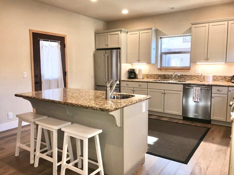 Modern Truckee Home near Skiing, Lakes & Downtown - Truckee, California