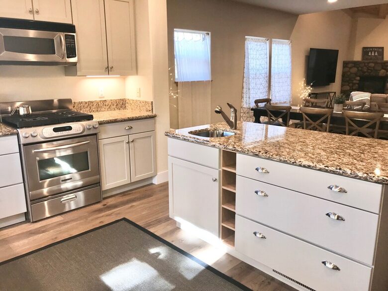 Modern Truckee Home near Skiing, Lakes & Downtown - Truckee, California