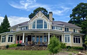 Elegant Cuscowilla Lakefront Home with Panoramic Views - Eatonton, Georgia