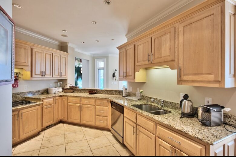 Elegant Cuscowilla Lakefront Home with Panoramic Views - Eatonton, Georgia