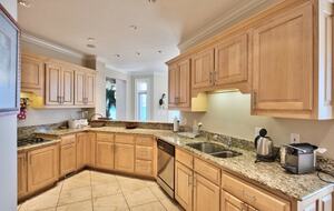 Elegant Cuscowilla Lakefront Home with Panoramic Views - Eatonton, Georgia