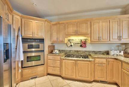 Elegant Cuscowilla Lakefront Home with Panoramic Views - Eatonton, Georgia