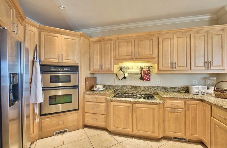 Elegant Cuscowilla Lakefront Home with Panoramic Views - Eatonton, Georgia