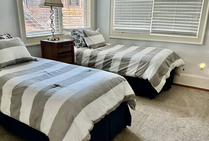 Elegant Cuscowilla Lakefront Home with Panoramic Views - Eatonton, Georgia