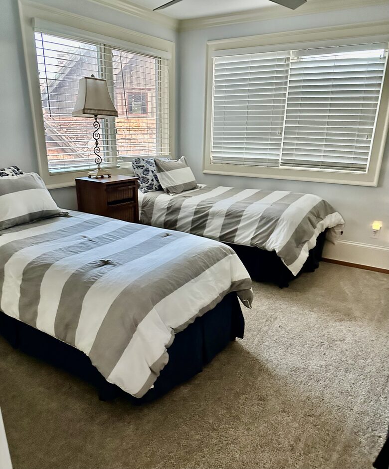 Elegant Cuscowilla Lakefront Home with Panoramic Views - Eatonton, Georgia