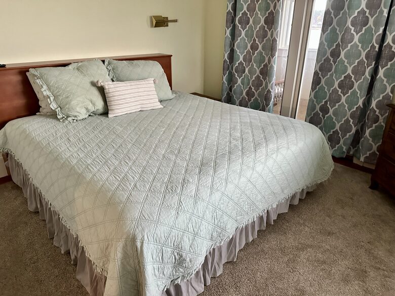 Elegant Cuscowilla Lakefront Home with Panoramic Views - Eatonton, Georgia