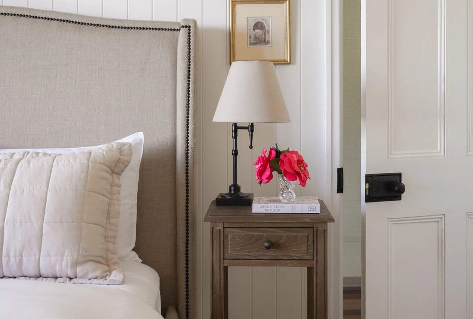 Restored 1916 Cottage Offering Serenity and Timeless Beauty - Montville, Australia