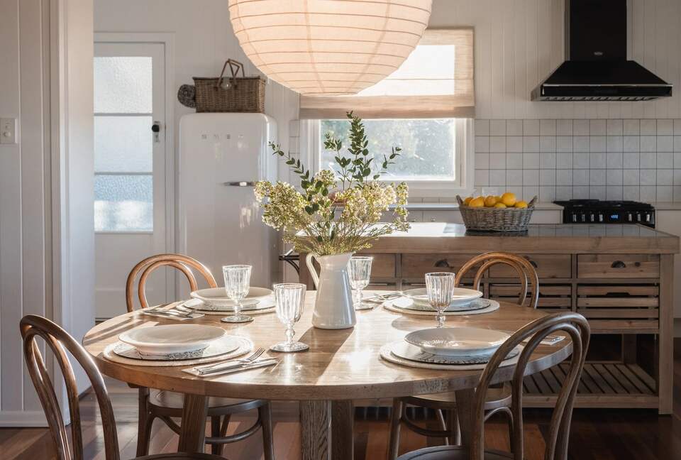 Restored 1916 Cottage Offering Serenity and Timeless Beauty - Montville, Australia