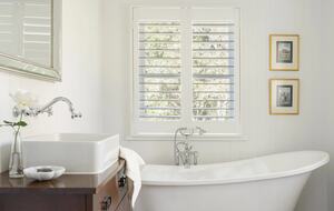 Restored 1916 Cottage Offering Serenity and Timeless Beauty - Montville, Australia