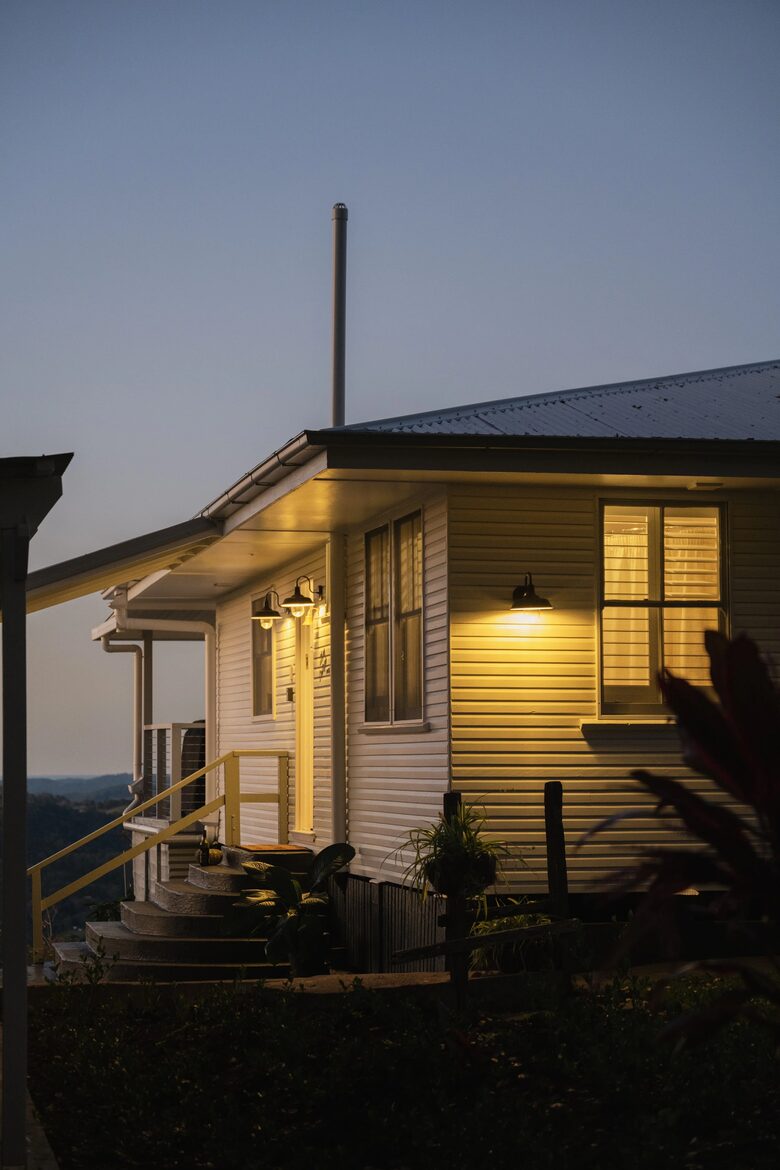 Restored 1916 Cottage Offering Serenity and Timeless Beauty - Montville, Australia