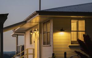 Restored 1916 Cottage Offering Serenity and Timeless Beauty - Montville, Australia