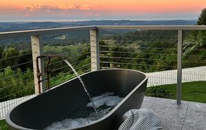 Restored 1916 Cottage Offering Serenity and Timeless Beauty - Montville, Australia