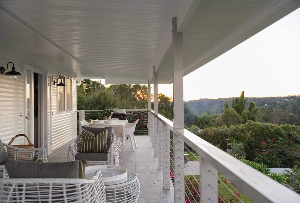 Restored 1916 Cottage Offering Serenity and Timeless Beauty - Montville, Australia