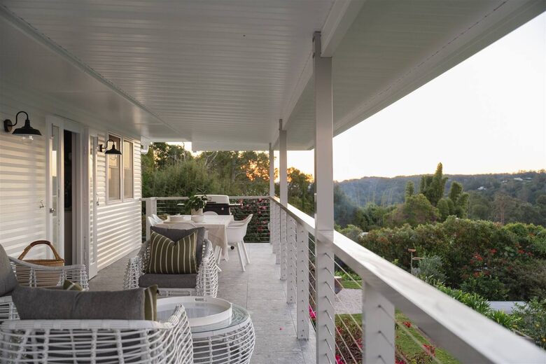 Restored 1916 Cottage Offering Serenity and Timeless Beauty - Montville, Australia