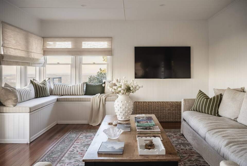 Restored 1916 Cottage Offering Serenity and Timeless Beauty - Montville, Australia