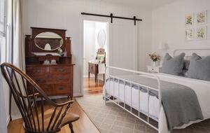 Restored 1916 Cottage Offering Serenity and Timeless Beauty - Montville, Australia