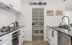 Sunlit Luxury Home Overlooking Lake Taupō - Taupō, New Zealand