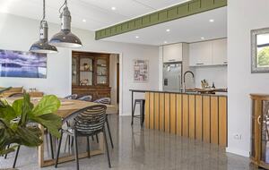 Sunlit Luxury Home Overlooking Lake Taupō - Taupō, New Zealand