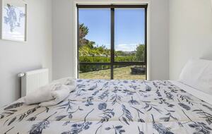 Sunlit Luxury Home Overlooking Lake Taupō - Taupō, New Zealand