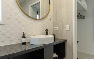 Sunlit Luxury Home Overlooking Lake Taupō - Taupō, New Zealand