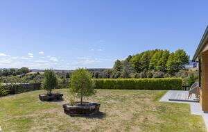 Sunlit Luxury Home Overlooking Lake Taupō - Taupō, New Zealand