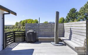 Sunlit Luxury Home Overlooking Lake Taupō - Taupō, New Zealand