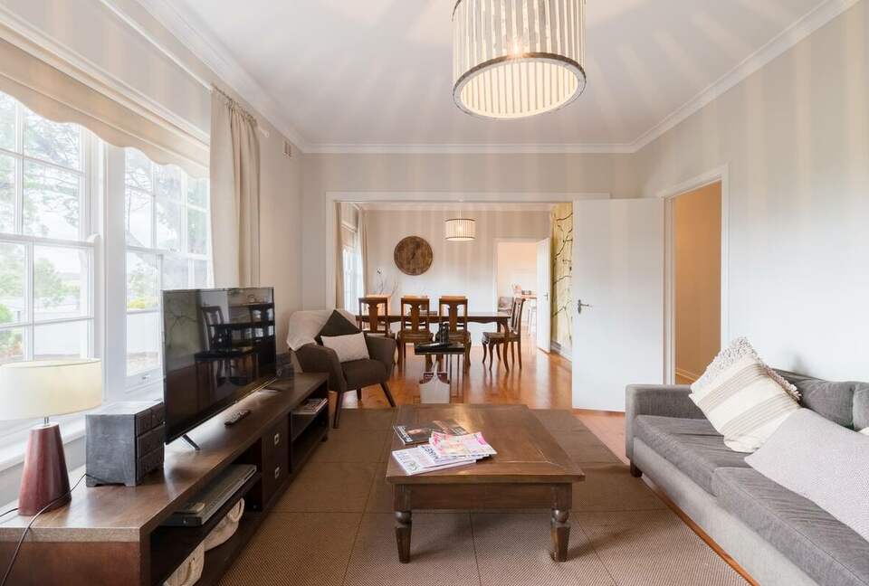 Rustic-Modern Hideaway Among the Barossa Hills - Lyndoch, Australia