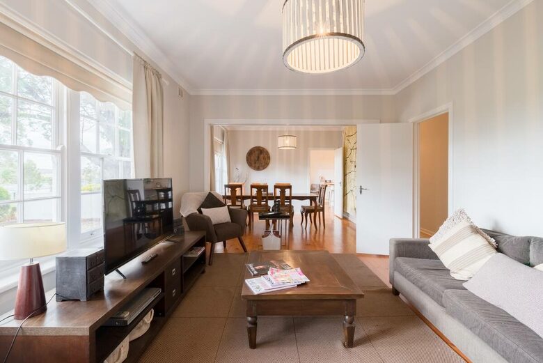 Rustic-Modern Hideaway Among the Barossa Hills - Lyndoch, Australia